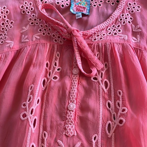 🧡Beautiful Coral colored Johnny Was Top - Picture 3 of 10